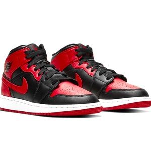 Jordan 1 mid “banned” 2020 release